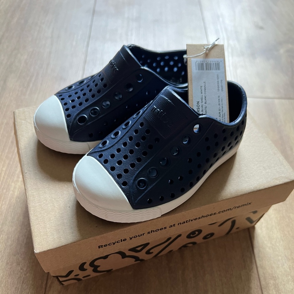 Native Shoes Boy size C5 Blue